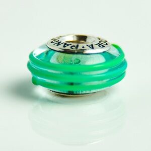 PANDORA Teal Ribbon Murano Glass Charm 790644 Sterling Silver Core‎ Retired Bead